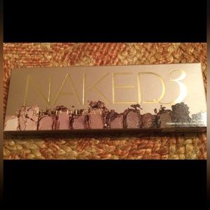 Urban Decay eyeshadow palette